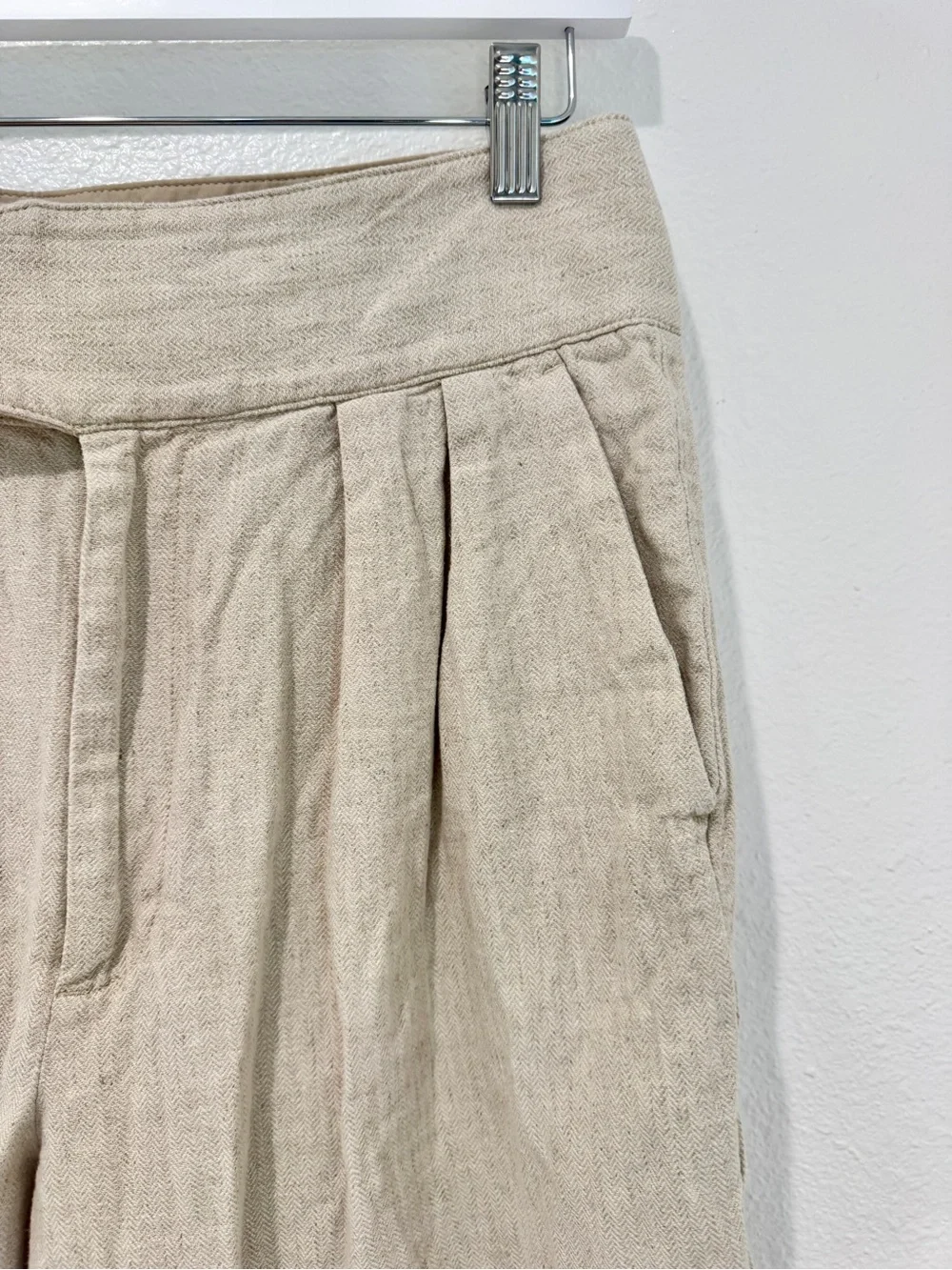 Banana Republic 55% linen
